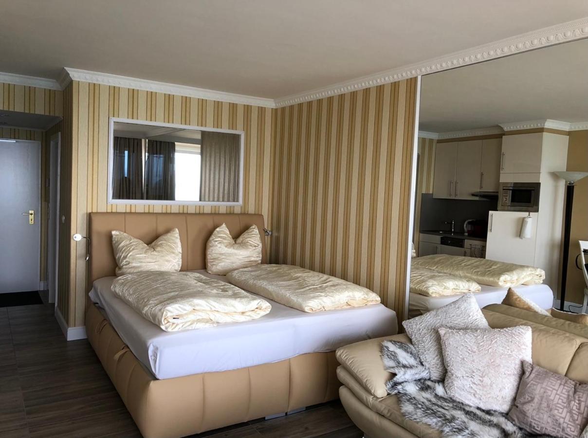 Tiffanys Ferienapartments In Der Privatresidenz Des Plaza Premium Hotel Timmendorfer Strand Exterior photo